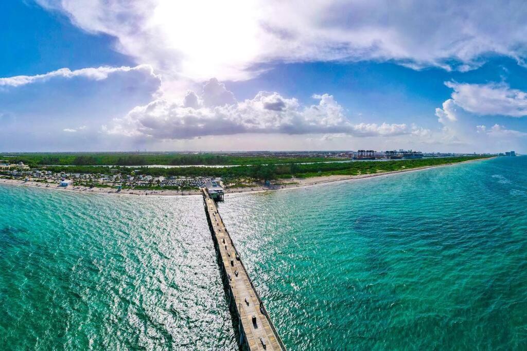 Home With A Pool Close To Beach And Fll Airport Pool Heated October- March Fort Lauderdale Esterno foto