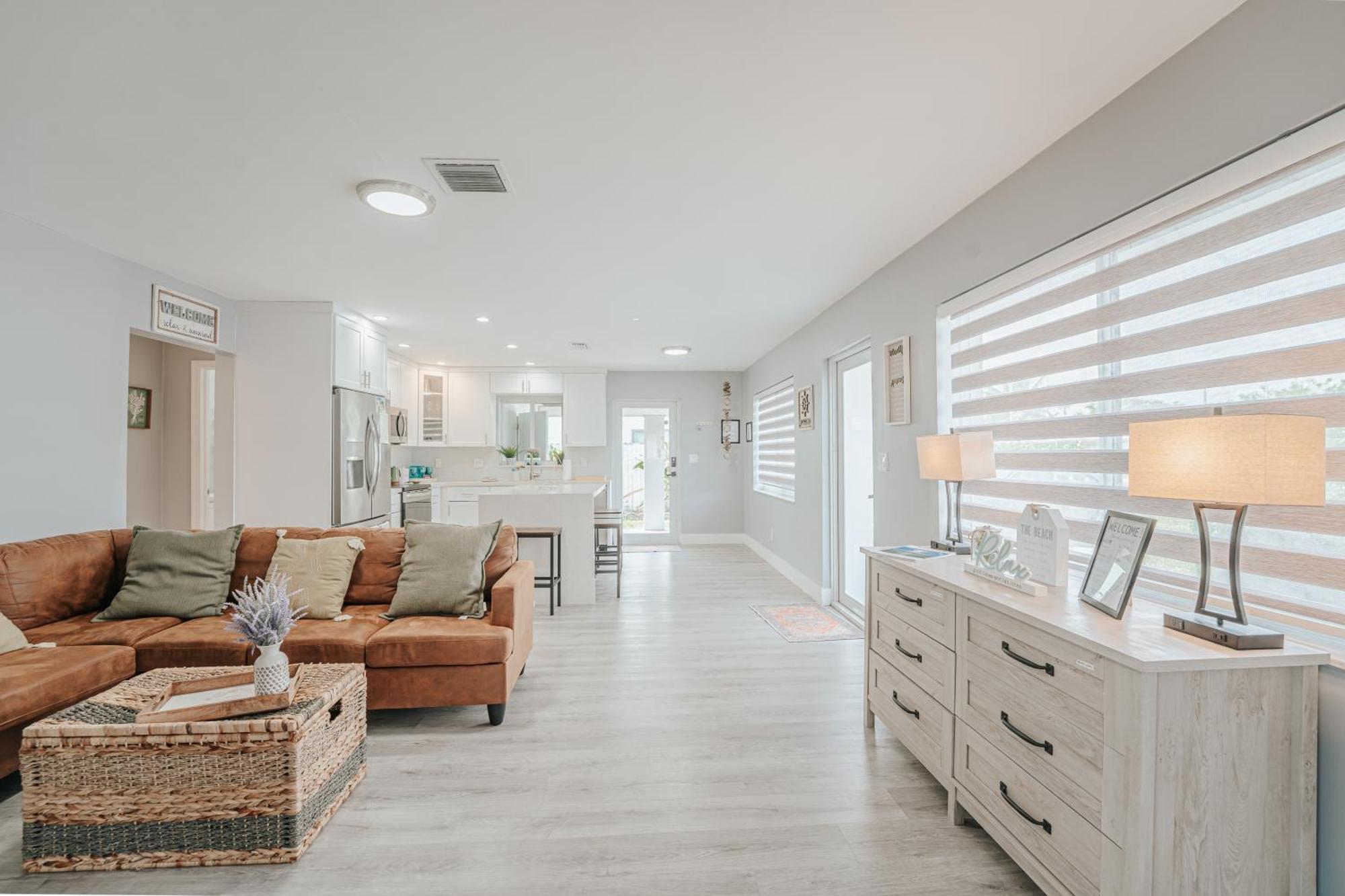 Home With A Pool Close To Beach And Fll Airport Pool Heated October- March Fort Lauderdale Esterno foto
