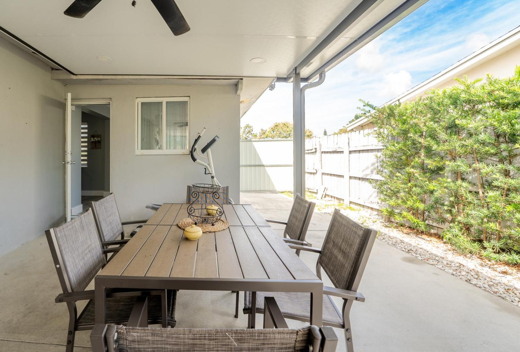 Home With A Pool Close To Beach And Fll Airport Pool Heated October- March Fort Lauderdale Esterno foto
