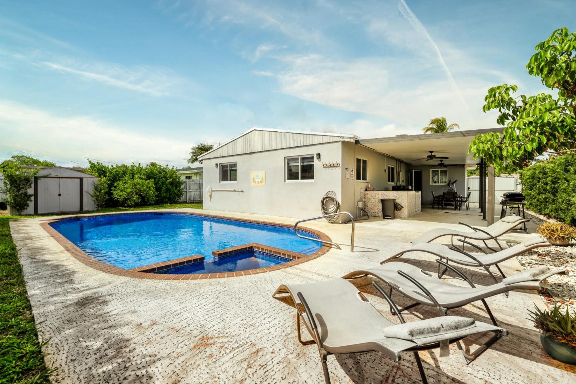 Home With A Pool Close To Beach And Fll Airport Pool Heated October- March Fort Lauderdale Esterno foto